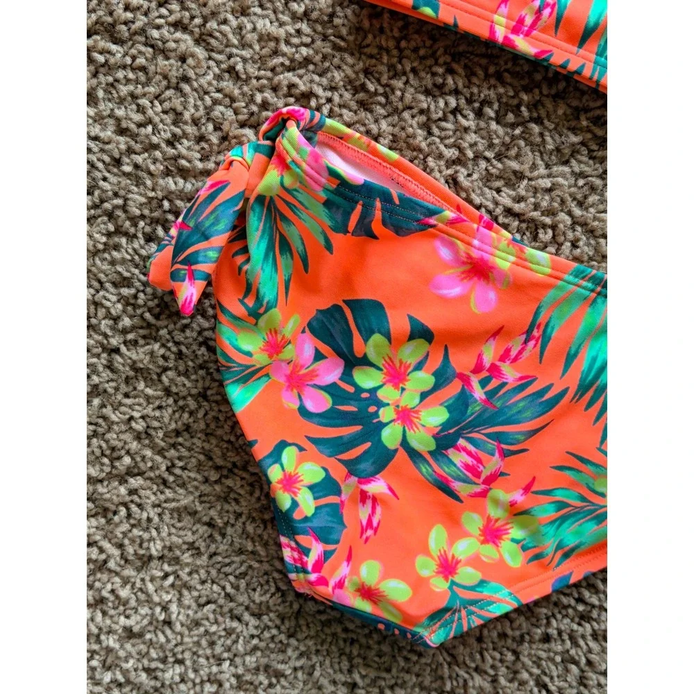 Art Class Vibrant Tropical Hawaiian Floral Bikini 2pc Bathing Swim Suit 8 NWT